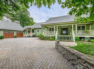 1405 Mountain Summit Rd, Zirconia, NC 28790