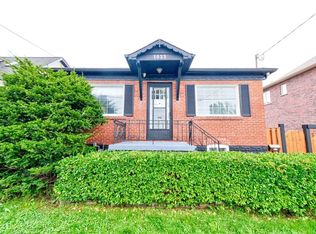 1033 Haig Blvd, Mississauga, ON L5E2M4