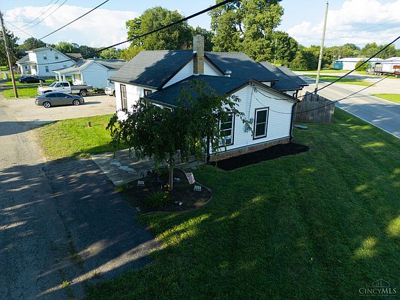 3rd image of 2454 Maple St