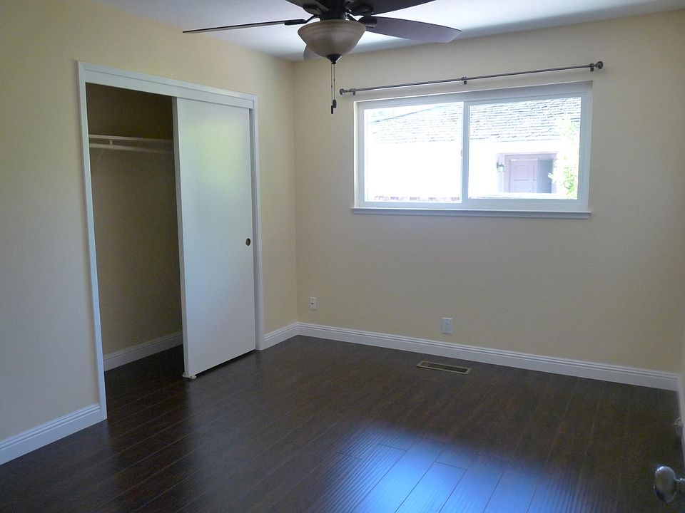 1st image of 407 Pinehurst Ave