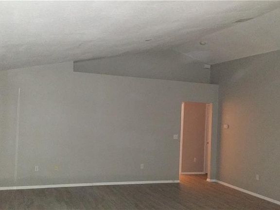 5th image of 2748 S Huron Dr