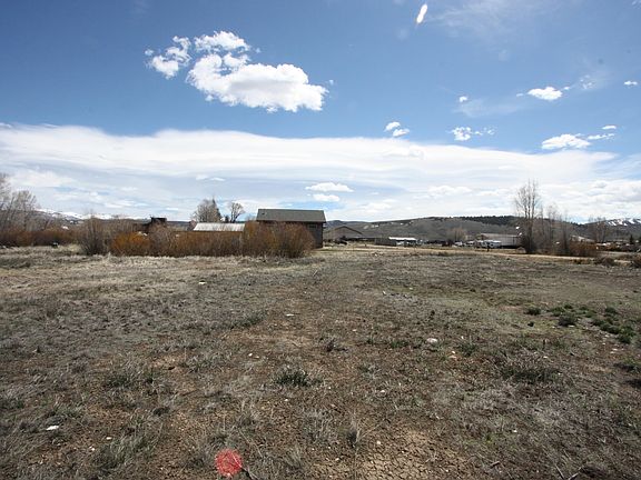 3rd image of 631 Pioneer Dr