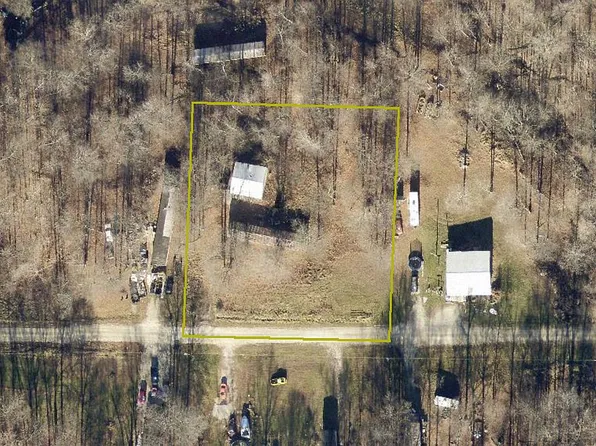 10934 E McCullough Ln, Bloomfield, IN 47424