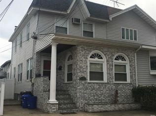 41 W Seaman Ave, Freeport, NY 11520