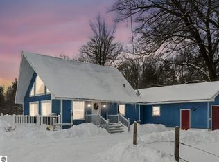 9131 W Jennings Rd, Lake City, MI 49651