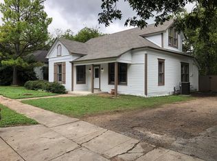 215 S Buffalo Ave, Burleson, TX 76033