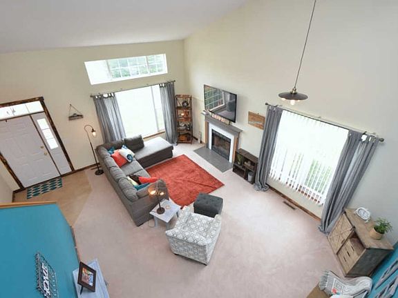 3rd image of 7276 Thomas Dr