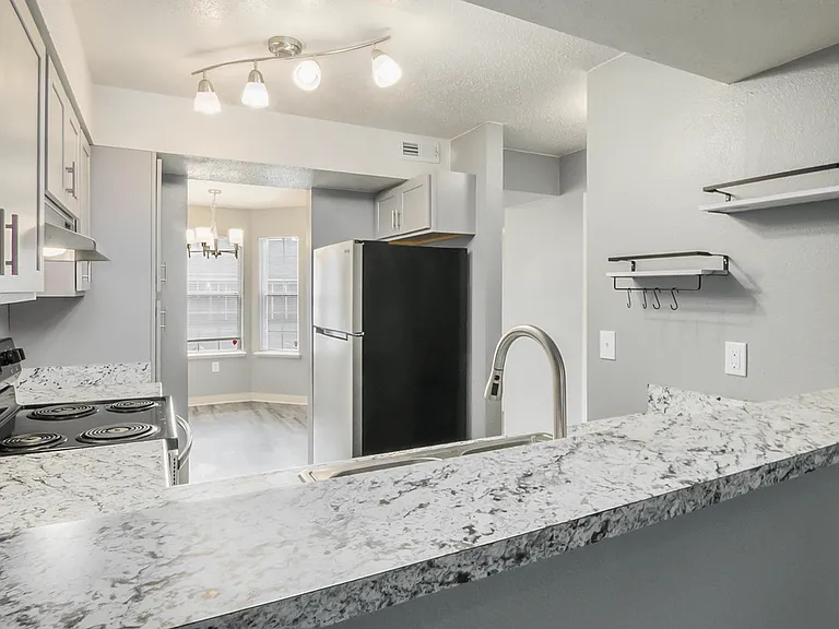 900 West Townhomes — Photo 14