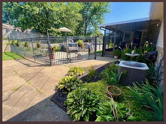 3rd image of 307 Hickory Ln