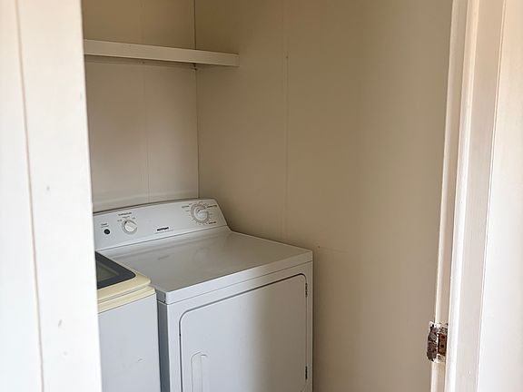 2nd image of 119 SE Main St #7