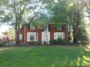 2707 Cranlyn Rd, Shaker Heights, OH 44122