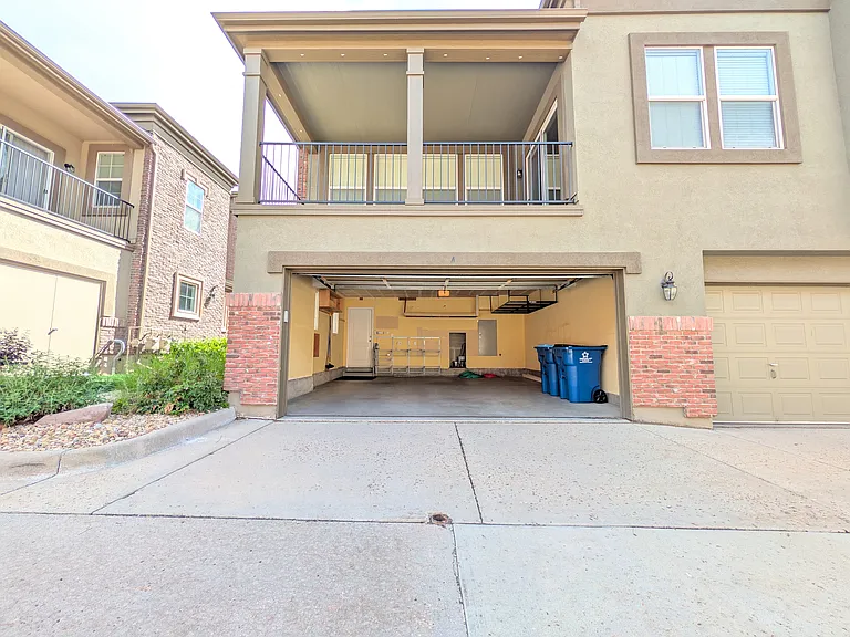 501 Elmhurst Way #A — Photo 3