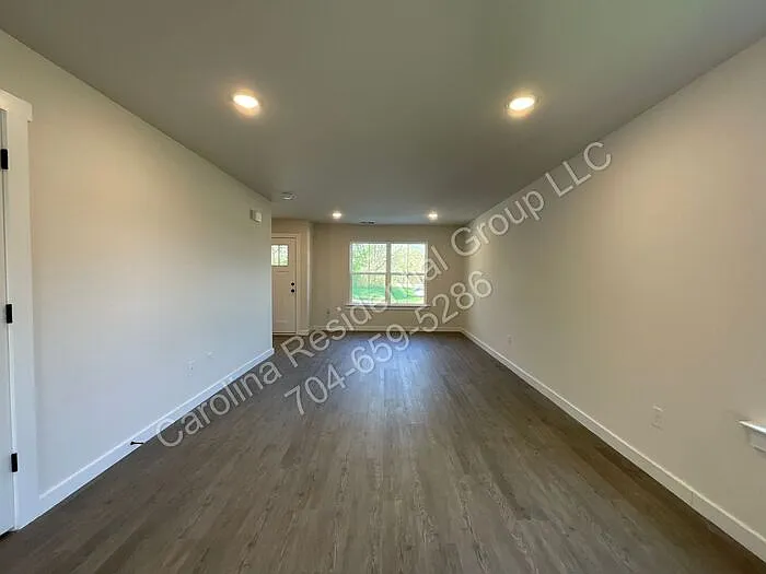 130 18th St NW — Photo 3