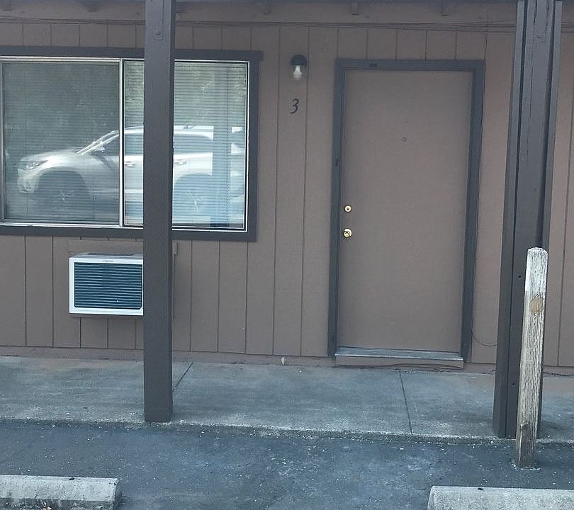 1st image of 4210 Main St APT 3