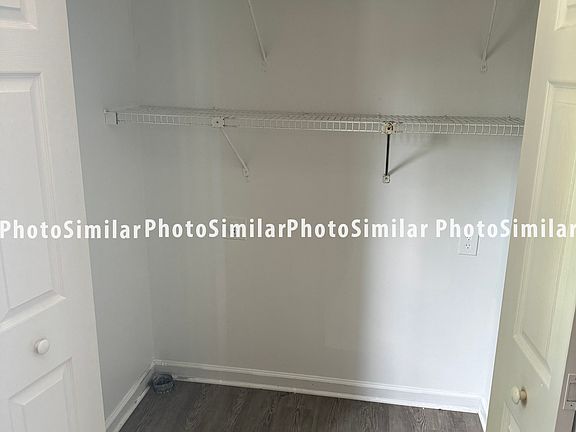 5th image of 310 Chatham Sq