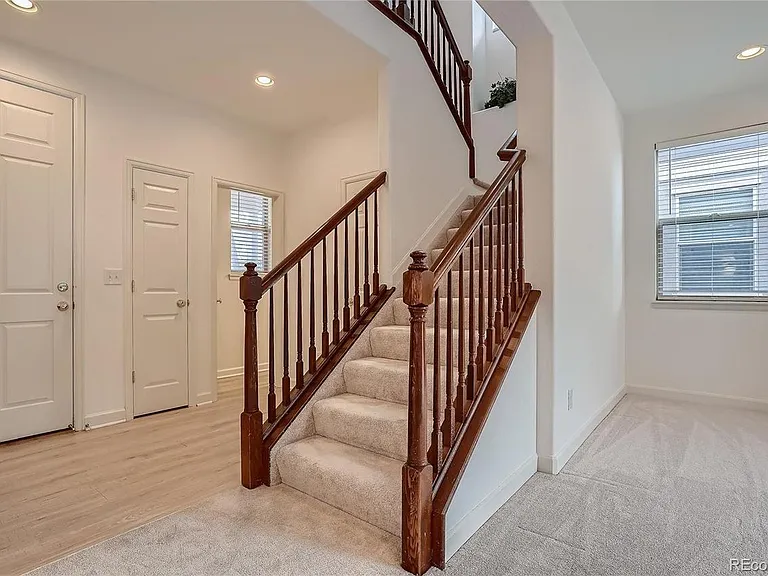 6387 S Xanadu Way — Photo 3