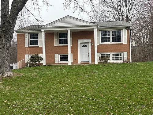 1378 Devon Dr NE Photo 1