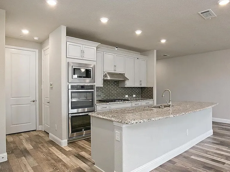 5529 Liberty Dr — Photo 11