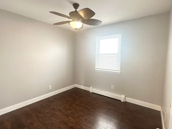 5708 Broadway image 5 of 11