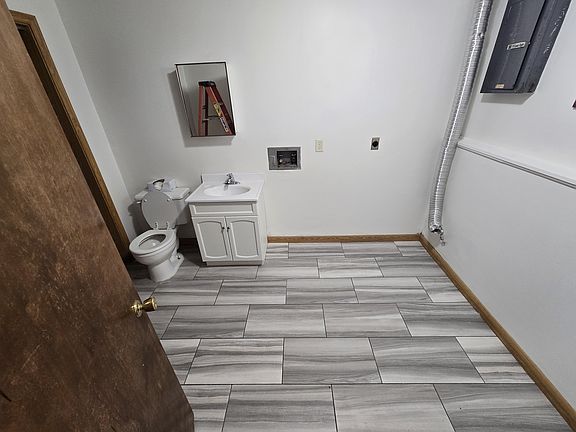 3rd image of 4831 Ginny Ave