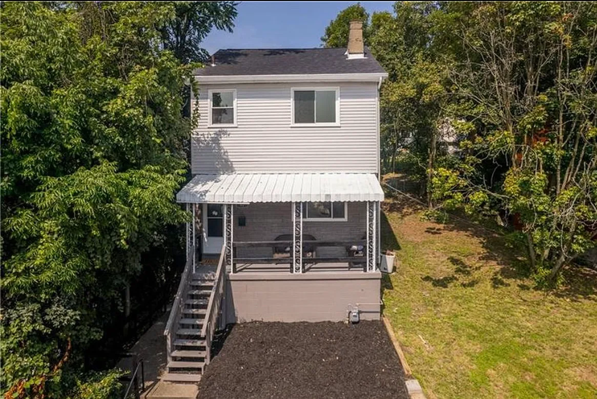 424 Norton St photo 1
