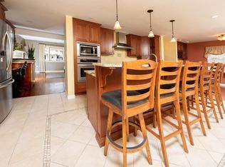 39 Scotland St, Hingham, MA 02043