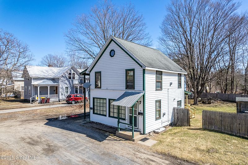 2nd image of 17 Horicon Avenue