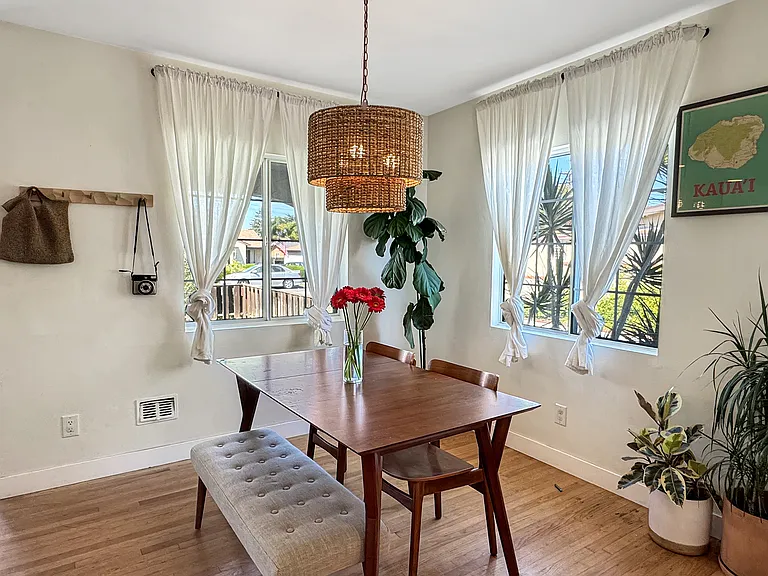 2052 Santa Fe Ave — Photo 7