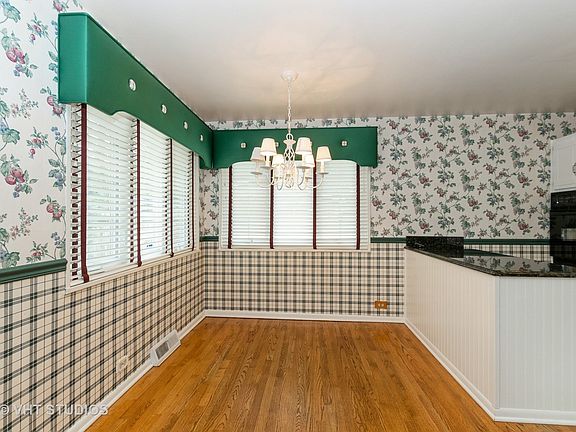 4th image of 4304 Adeline Dr
