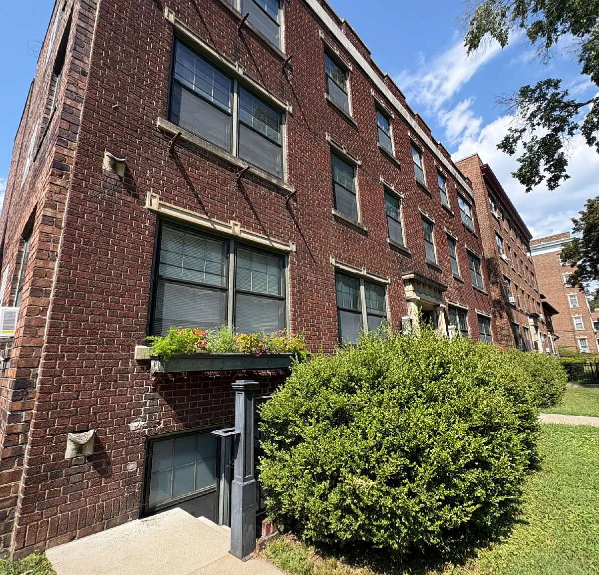 1 bed, 1.0 bath, 800 sqft, $1,125 — Photo 1