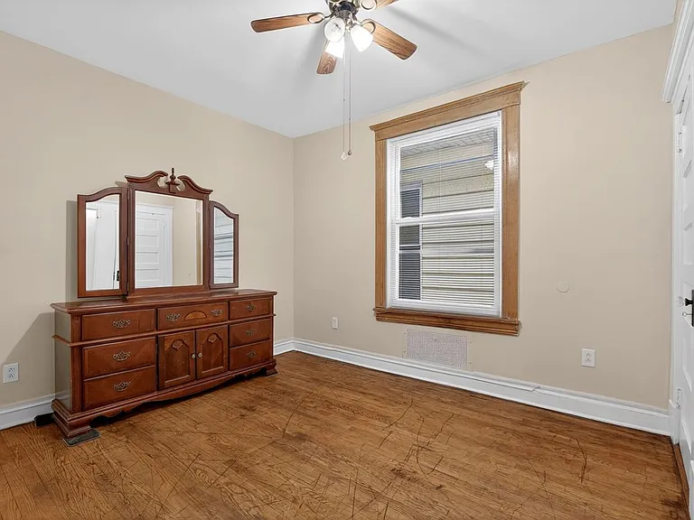 18 Boyd Ave — Photo 18