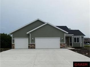 101 Crystal Ct, Mankato, MN 56001