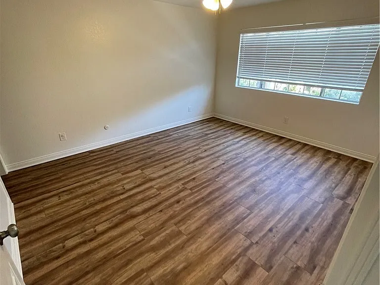 303 S Violet Ave #J — Photo 16