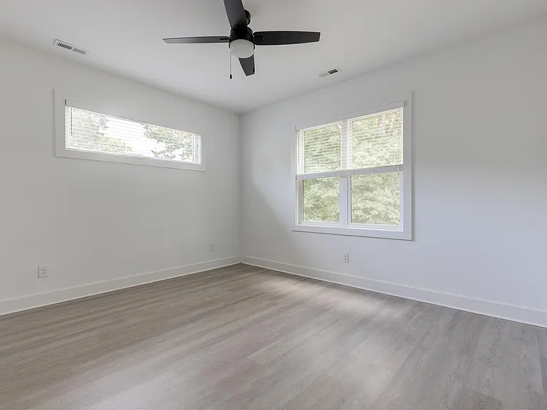 1120 Gurley St #B — Photo 11