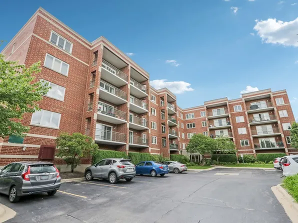 5255 N Riversedge Ter APT 213, Chicago, IL 60630