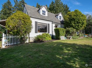 1901 Crystal Springs Rd W, University Place, WA 98466