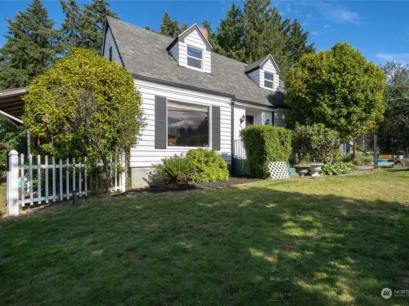 1901 Crystal Springs Road W, Tacoma, WA 98466