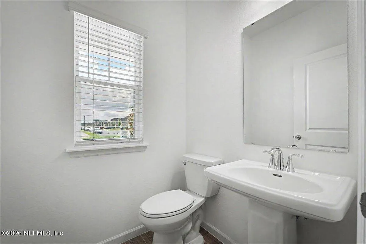 3 bed, 2.5 bath, 1710 sqft, $2,350 — Photo 4