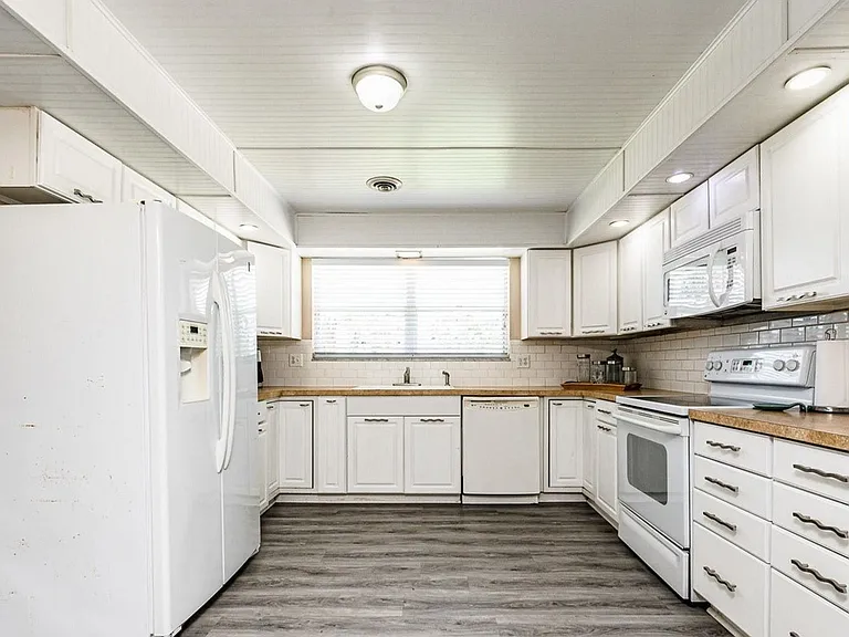 117 Ocean Ter — Photo 9