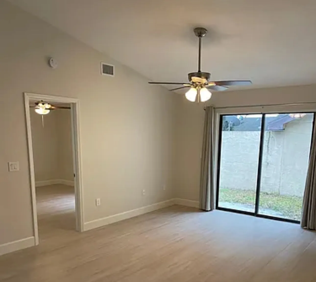 2 bed, 1100 sqft, $1,700 — Photo 3