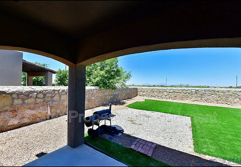 3741 Loma Adriana Dr — Photo 35