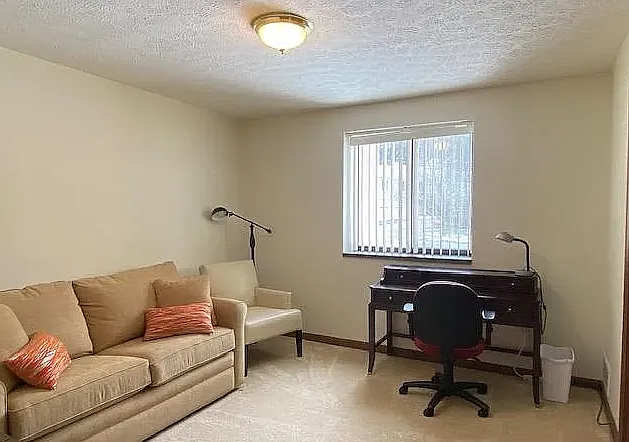 2 bed, 954 sqft, $1,200 — Photo 3