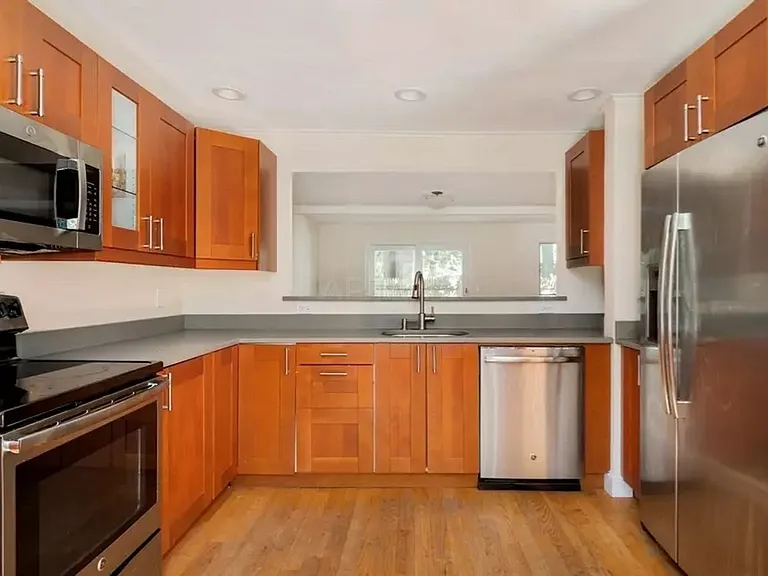 55 Waterhouse St — Photo 2