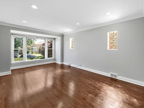 5th image of 2916 N Natchez Ave