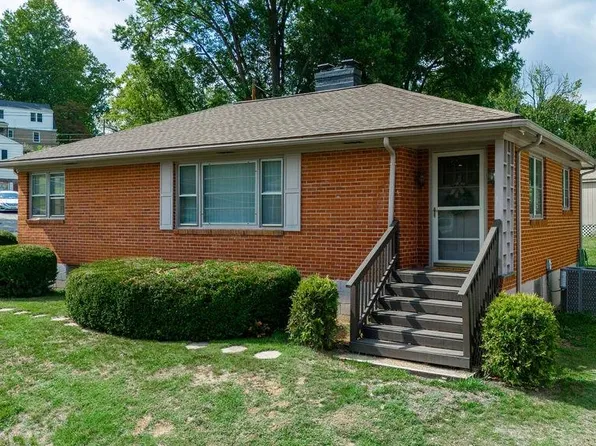 1007 Warwick Dr, Staunton, VA 24401