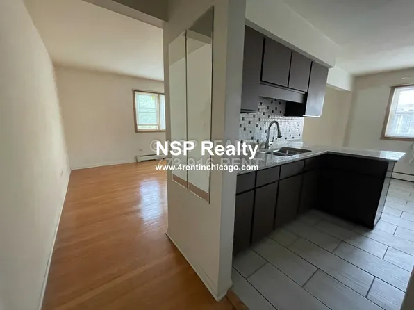 931 Cora St, Des Plaines, IL