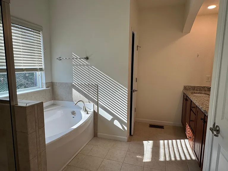 723 Edgewater Ridge Ct — Photo 23