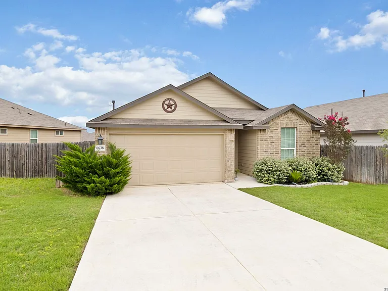 6638 Hoffman Pln — Photo 1