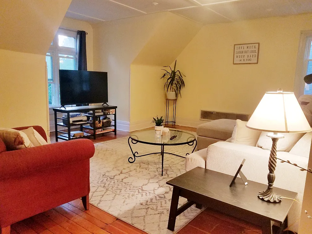 2 bed, 1300 sqft, $1,795 — Photo 2