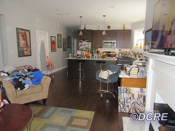 4th image of 1240 W Carmen Ave APT 1